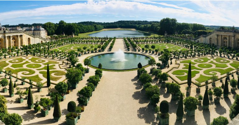 water as beautyfying element in the space